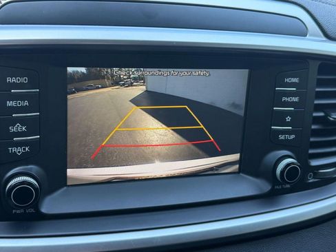 Used 2020 Kia Sorento S image 24