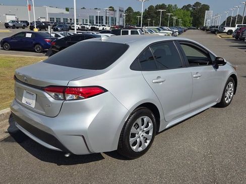 Used 2022 Toyota Corolla LE FWD image 12