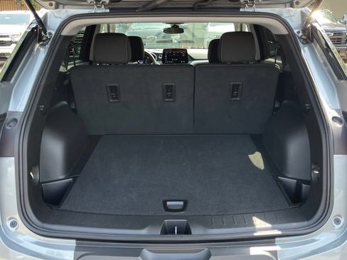 Used 2025 Chevrolet Blazer LT FWD image 7