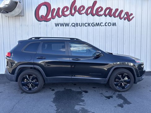 Used 2016 Jeep Cherokee Latitude w/ Comfort/Convenience Group image 19
