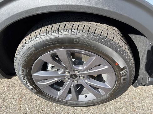 New 2026 Ford Explorer Active w/ Active Comfort Package image 14