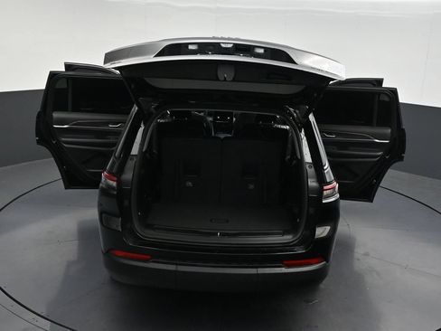 Used 2022 Jeep Grand Cherokee L Limited w/ Black Appearance Package RWD image 41