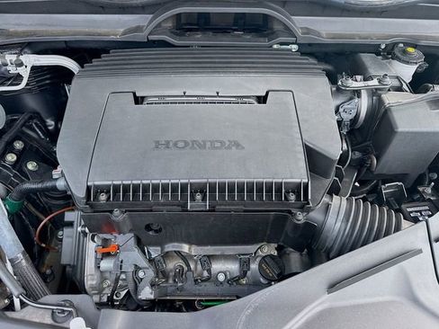 Certified 2025 Honda Pilot Touring image 38