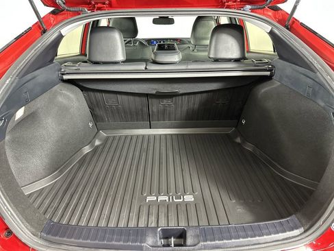 Used 2021 Toyota Prius image 27