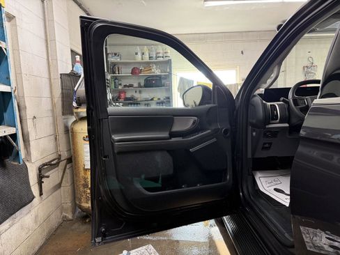 Used 2025 Ford Expedition Active image 12