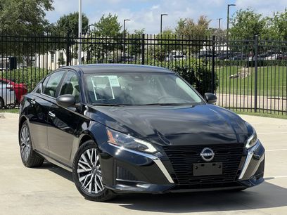 Used 2024 Nissan Altima 2.5 SV
