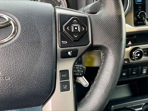 Used 2018 Toyota Tacoma SR5 image 19