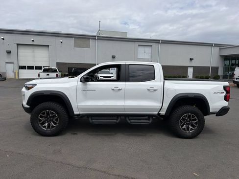 Used 2025 Chevrolet Colorado ZR2 AWD/4WD image 10