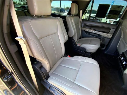 Used 2021 Ford Expedition XLT image 20