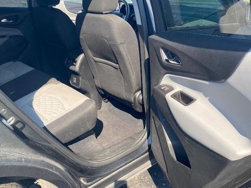 Used 2021 Chevrolet Equinox LS w/ LS Convenience Package image 9