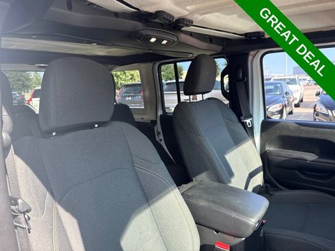 Used 2025 Jeep Wrangler Unlimited Sport AWD/4WD image 10