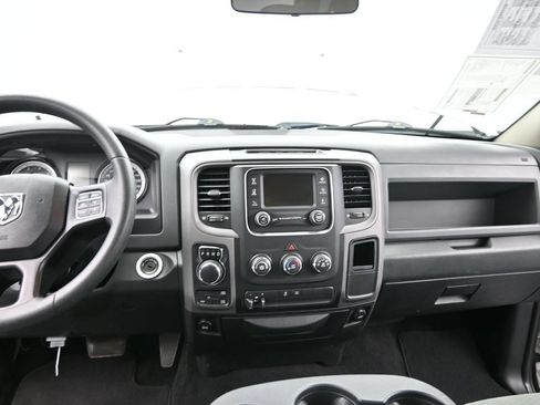 Used 2018 RAM 1500 Express w/ Express Value Package AWD/4WD image 23