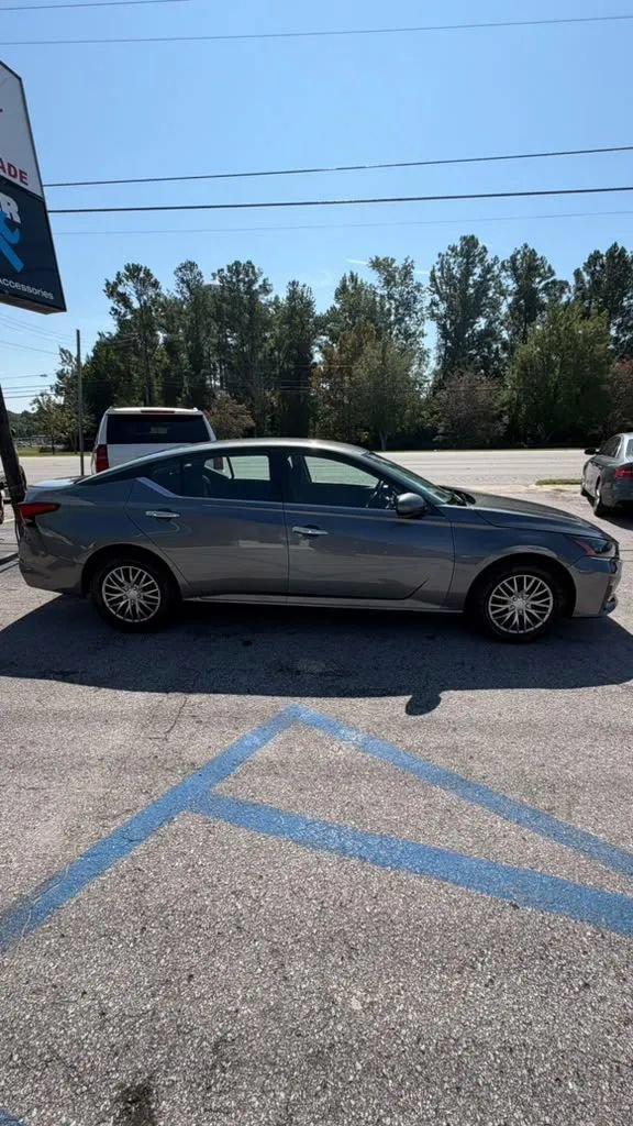 Used 2023 Nissan Altima 2.5 S FWD image 8