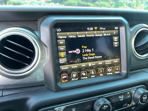 Used 2021 Jeep Wrangler Unlimited Sahara image 19