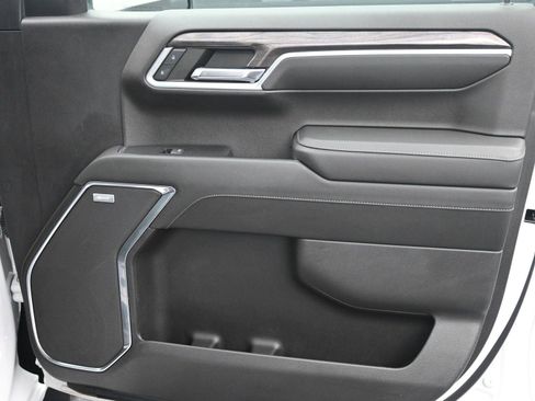 Used 2022 Chevrolet Silverado 1500 LTZ image 8