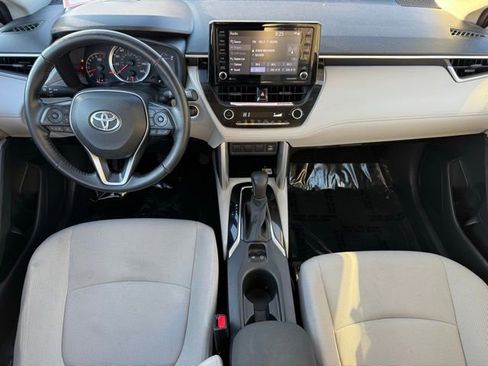 Certified 2022 Toyota Corolla Cross LE image 10