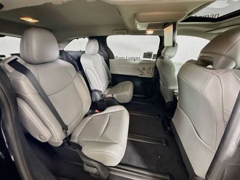 New 2026 Toyota Sienna XLE AWD/4WD image 30