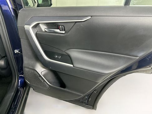 Used 2025 Toyota RAV4 XLE FWD image 29