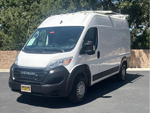 Used 2024 RAM ProMaster 2500 FWD image 1