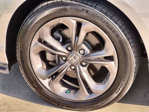 Used 2024 Honda Accord EX image 9