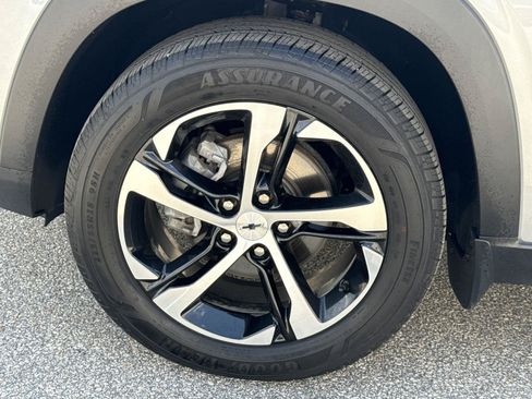 Used 2025 Chevrolet Trax RS w/ Driver Confidence Package FWD image 10