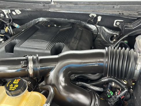 Used 2018 Ford Expedition Limited w/ Equipment Group 302A AWD/4WD image 54