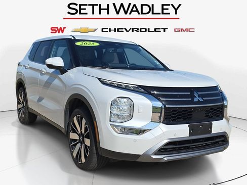 Used 2025 Mitsubishi Outlander SE AWD/4WD image 37