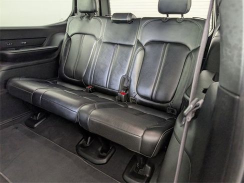 Used 2022 Jeep Wagoneer Series III w/ Rear Seat Video Group 1 image 31