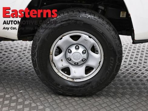 Used 2019 Toyota Tacoma SR RWD image 31