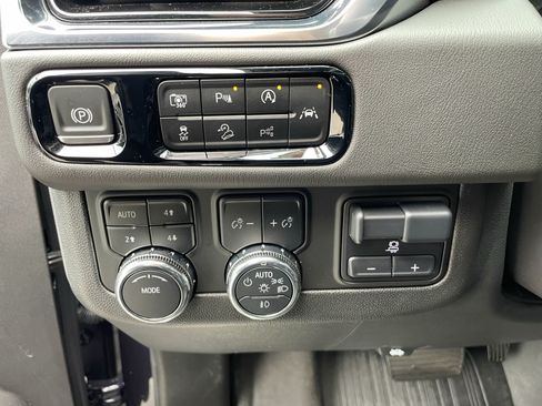 Used 2025 GMC Yukon Denali w/ Denali Reserve Package AWD/4WD image 45