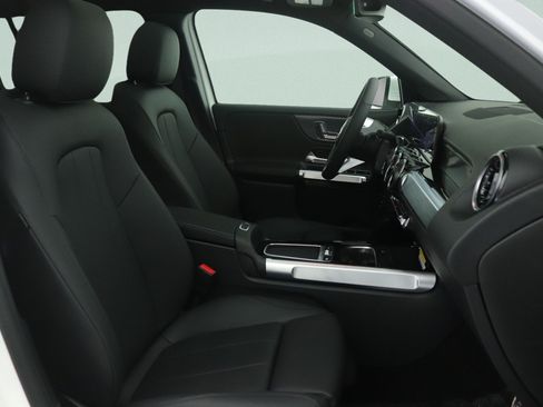 New 2026 Mercedes-Benz GLB 250 image 7
