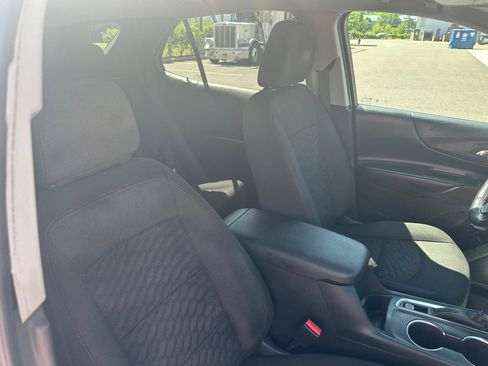 Used 2021 Chevrolet Equinox LT AWD/4WD image 18