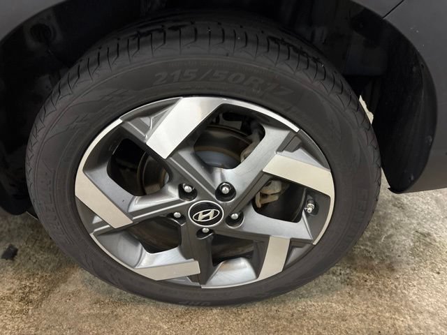 Used 2022 Hyundai Venue SEL FWD image 8