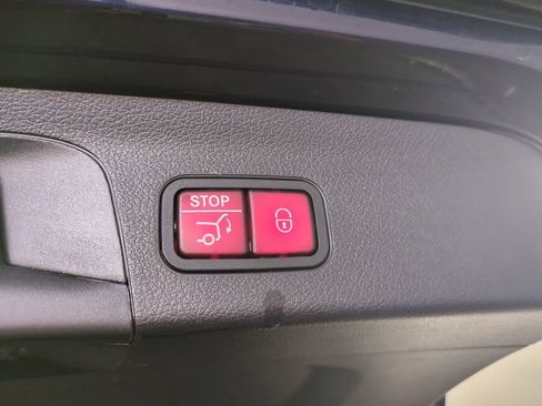 Used 2022 Mercedes-Benz GLS 450 4MATIC image 15