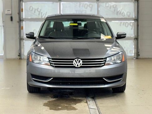 Used 2013 Volkswagen Passat 2.5 SE FWD image 2