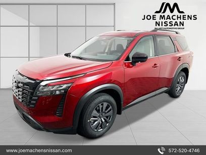 New 2026 Nissan Pathfinder SV w/ SV Premium Package