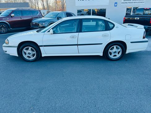 Used 2002 Chevrolet Impala LS image 2