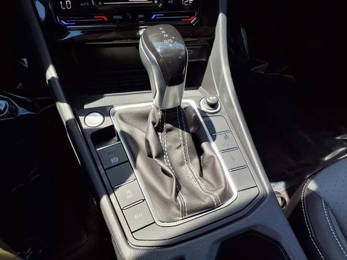 Used 2025 Volkswagen Jetta SE w/ Sunroof Package FWD image 10