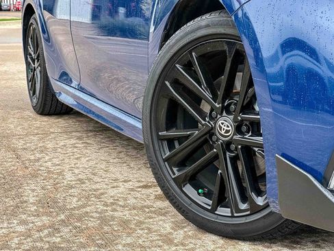 Used 2025 Toyota Camry SE w/ Convenience Package image 9