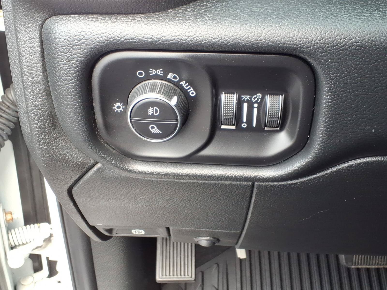 Used 2020 RAM 3500 Laramie AWD/4WD image 32