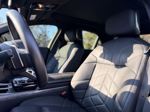 Certified 2023 BMW 760i xDrive image 12