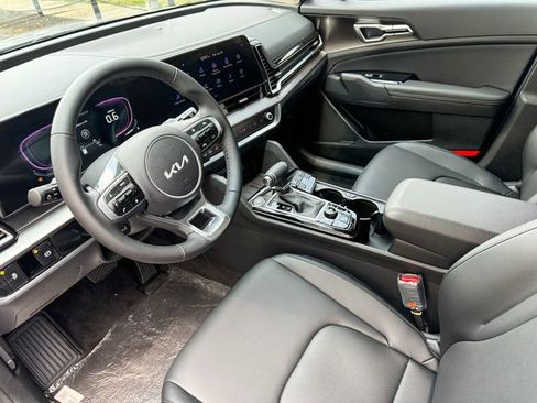 Certified 2025 Kia Sportage EX image 13
