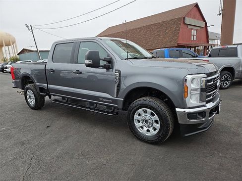 Used 2024 Ford F250 XLT w/ FX4 Off-Road Package image 10