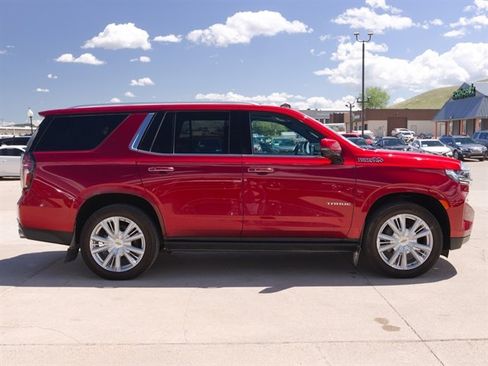 Used 2021 Chevrolet Tahoe High Country w/ Premium Package AWD/4WD image 5
