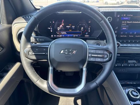 Used 2023 Chevrolet Colorado ZR2 w/ ZR2 Convenience Package III AWD/4WD image 17