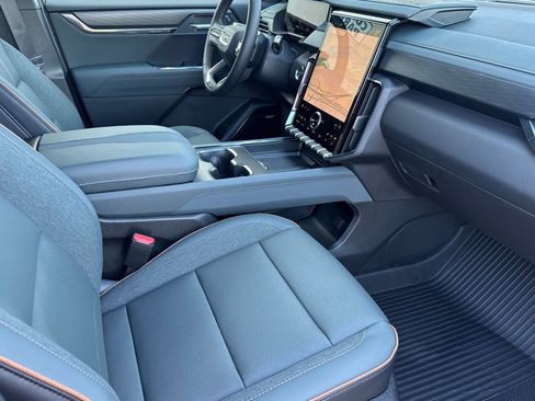 New 2026 GMC Acadia AT4 w/ LPO, Floor Liner Package image 18