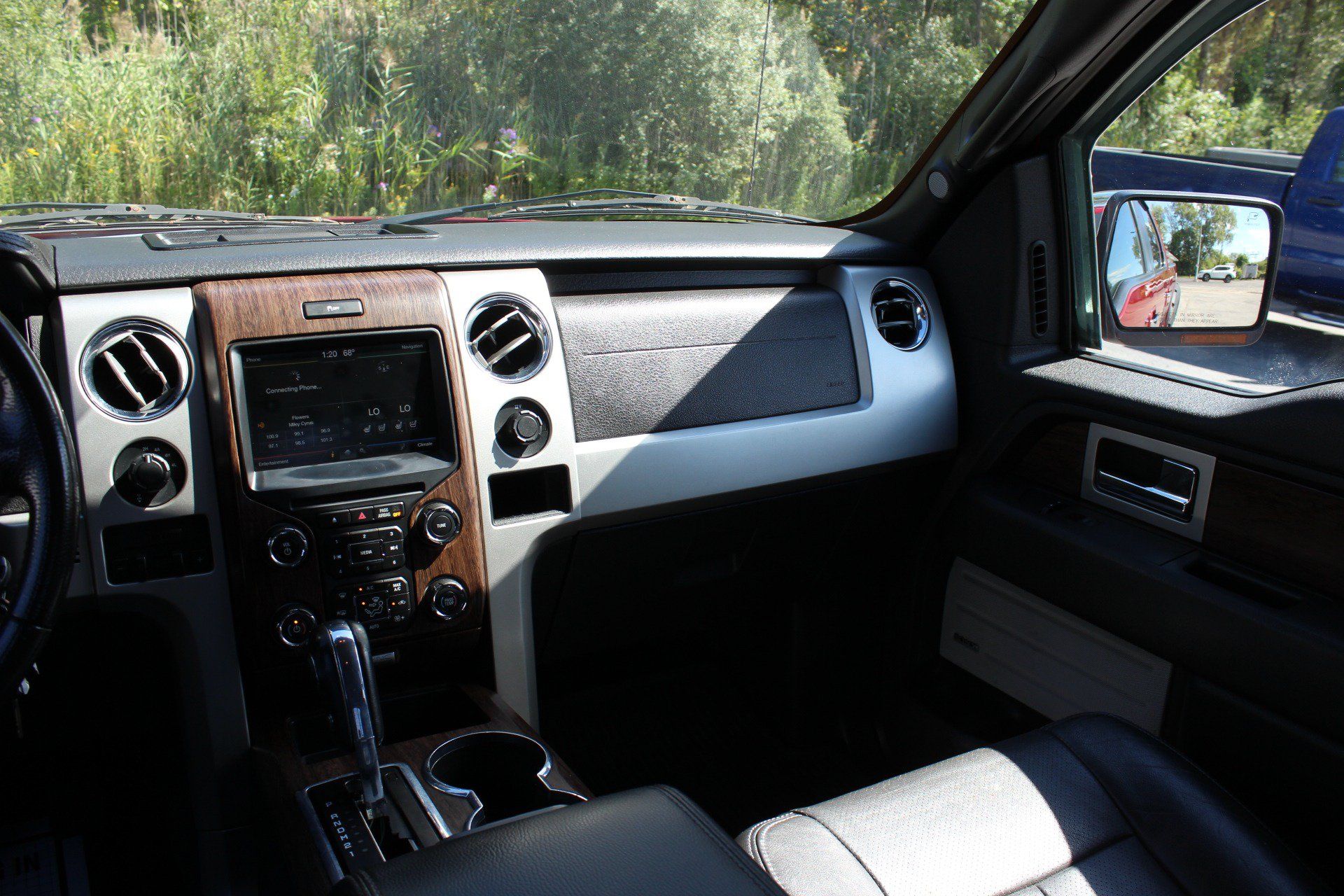 Used 2014 Ford F150 Lariat w/ Equipment Group 502A Luxury AWD/4WD image 20