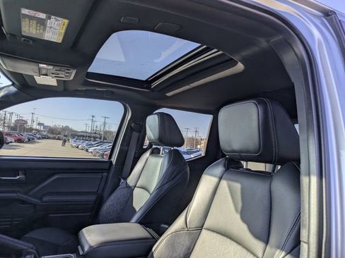 Used 2024 Toyota Tacoma Limited image 30