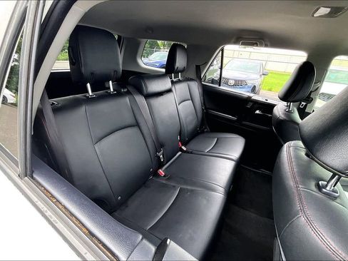 Used 2020 Toyota 4Runner TRD Off-Road Premium AWD/4WD image 37