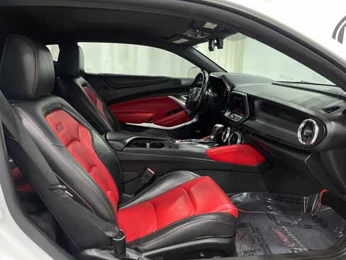 Used 2018 Chevrolet Camaro SS RWD image 31
